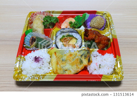 Korean-style Makunouchi bento 131513614