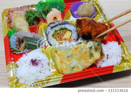 Korean-style Makunouchi bento (Yannyeom chicken) 131513618