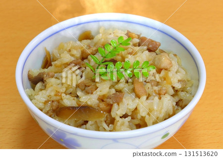 Freshly cooked Yoshino chicken rice (local cuisine) 131513620