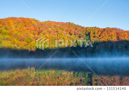 Lake Nakatsuna (autumn) Lake Nakatsuna (autumn) 131514148