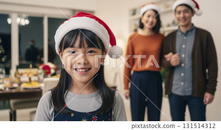 Families making Christmas parties 131514312