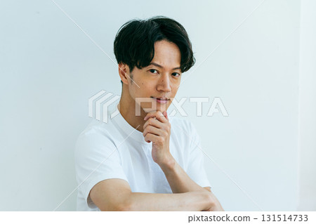 Male's portrait 131514733