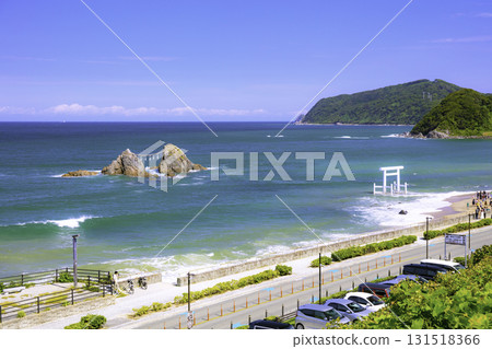 Fukuoka Prefecture Itoshima City Futamigaura Beautiful Sea, White Torii and Married Couple Rocks 131518366