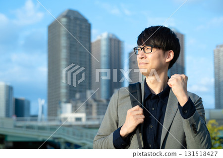 一個人看著遠方 一個人看著遠方 131518427