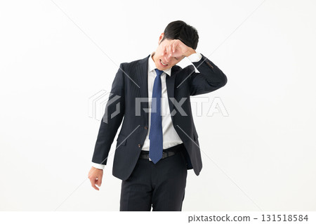 Businessman, stiff shoulders, poor health 131518584