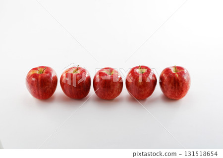 Bright red fresh apples 131518654