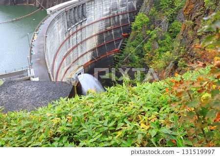 從豐平峽展望台看到的豐平峽水壩放水時的景象 131519997