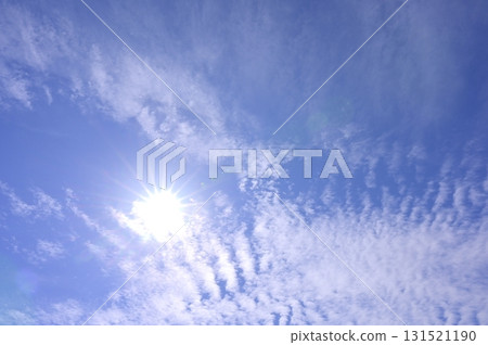 天空與太陽和雲彩 天空與太陽和雲彩 131521190