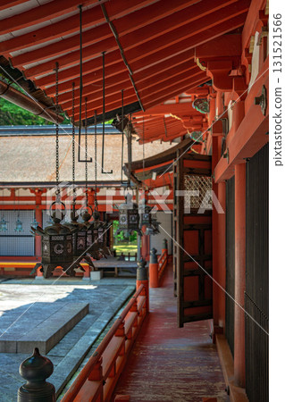 奈良談山神社的禮拜殿裡懸掛的燈籠 131521566