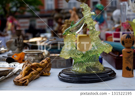 Old vintage things on the street flea market on Place du Jeu de Balle, Marolles district of Brussels, Belgium 131522195