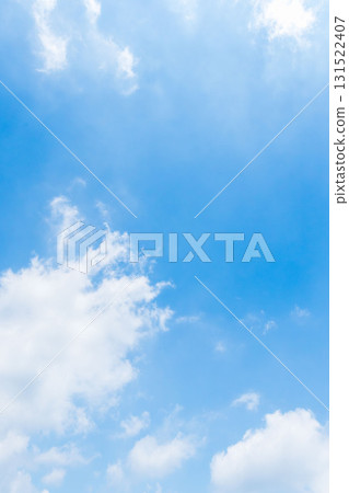 Summer sky: 50 blue skies and clouds seen from the summer mountains Summer sky: 50 blue skies and clouds seen from the summer mountains 131522407