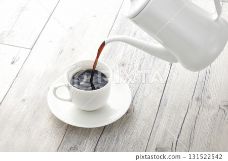 Image of pouring coffee Image of pouring coffee 131522542