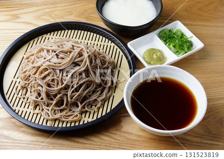 Zaru soba noodles with yam 131523819
