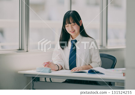 Junior high school girls taking classes 131524255