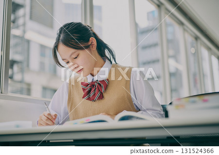 Junior high school students to study 131524366