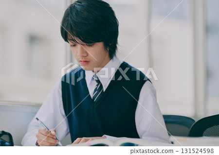 Junior high school students studying in a cram school 131524598