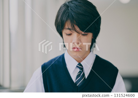 初中生在補習班學習 初中生在補習班學習 131524600
