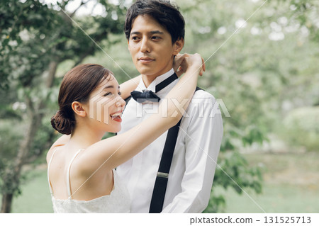 Garden wedding photos 131525713