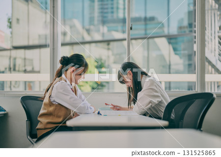 上補習班的女學生 131525865