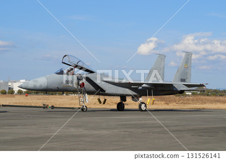 日本航空自衛隊F-15J鷹式戰鬥機被牽引 日本航空自衛隊F-15J鷹式戰鬥機被牽引 131526141