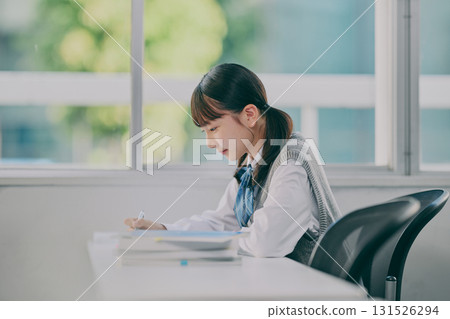 Junior high school student to study Junior high school student to study 131526294