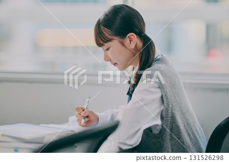 初中生學習 131526298