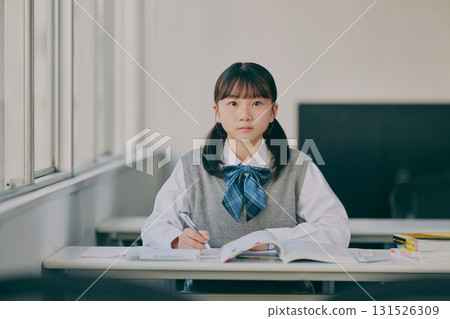 Junior high school student to study 131526309