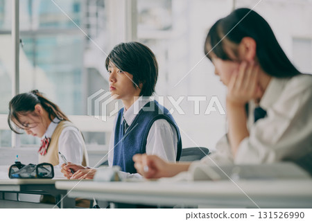 初中生學習 131526990