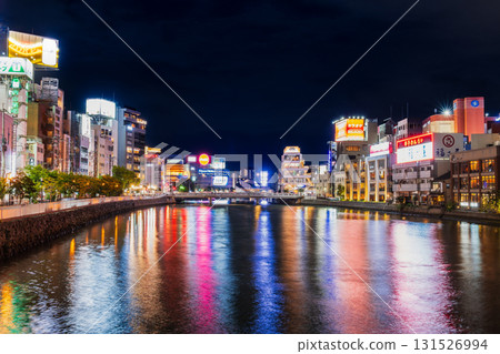 博多的夜晚：中川、中洲、天神 131526994