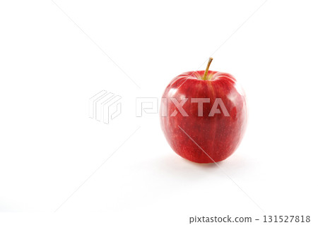 Bright red fresh apples 131527818