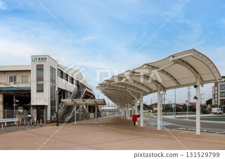 Exterior of the north exit of Makuhari Station on the Sobu Line 131529799