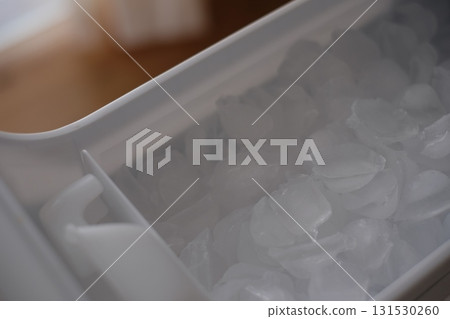 Icemaker's ice 131530260