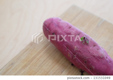 Sweet potatoes with buds Sweet potatoes with buds 131531049