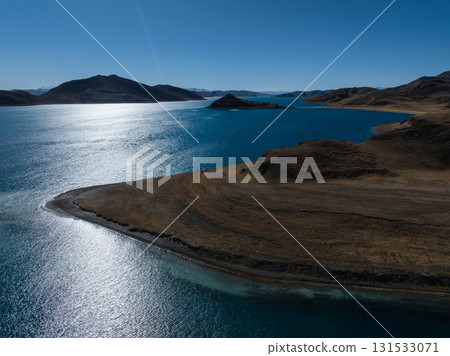 Aerial view of beautiful Yamdrok Yumtso lake in Tibet, China Aerial view of beautiful Yamdrok Yumtso lake in Tibet, China 131533071