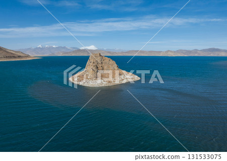 Aerial view of beautiful Yamdrok Yumtso lake in Tibet, China Aerial view of beautiful Yamdrok Yumtso lake in Tibet, China 131533075