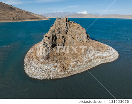 Aerial view of beautiful Yamdrok Yumtso lake in Tibet, China Aerial view of beautiful Yamdrok Yumtso lake in Tibet, China 131533076