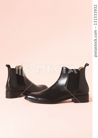 Fashionable chelsea shoes. fashion trendy leather boots 131533932