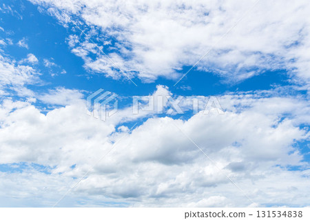 Summer sky: Clear blue sky and clouds 284 Summer sky: Clear blue sky and clouds 284 131534838