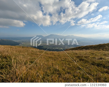 從大觀峰俯瞰阿蘇村 從大觀峰俯瞰阿蘇村 131534960