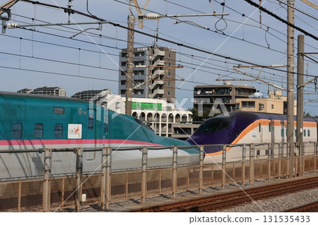 與 JR 埼京線平行運行的新幹線列車 與 JR 埼京線平行運行的新幹線列車 131535433