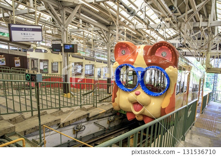 Ikoma Cable, Ko11 type passenger car Mike and Ko3 type passenger car Suzuran parked at Hozanji Station 131536710