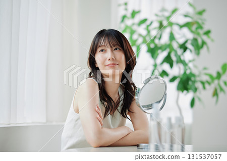 美女圖片：年輕女子肖像 131537057