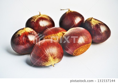 Chestnuts bought at JA (autumn, October) Chestnuts bought at JA (autumn, October) 131537144