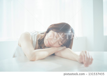美女圖片:年輕女子肖像 美女圖片:年輕女子肖像 131537435