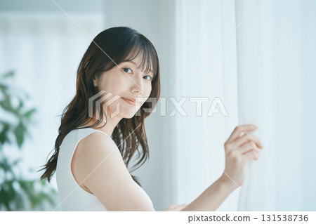 Beauty image: Portrait of a young woman Beauty image: Portrait of a young woman 131538736