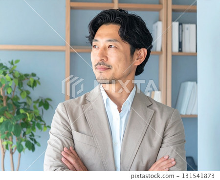 Portrait of a trustworthy middle-aged man in business casual attire (office) 131541873