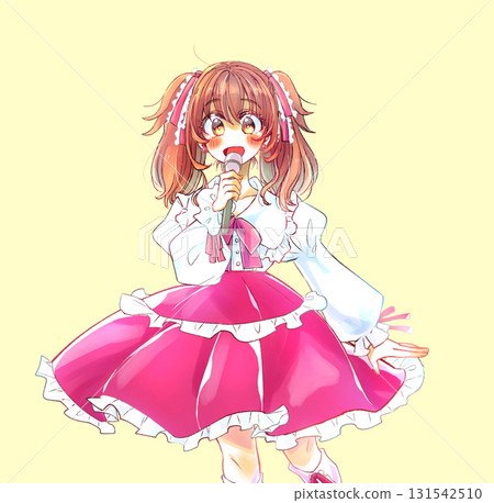 女偶像拿著麥克風唱歌 女偶像拿著麥克風唱歌 131542510