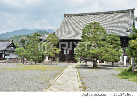 Seiryoji Temple: The approach to the Shakado Hall (Ukyo Ward, Kyoto City) 131542663