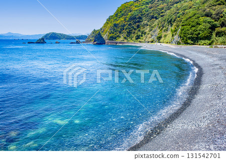 Bishagoura Sister Rocks and Kurogahama Beach on the Nippori Coast Bishagoura Sister Rocks and Kurogahama Beach on the Nippori Coast 131542701