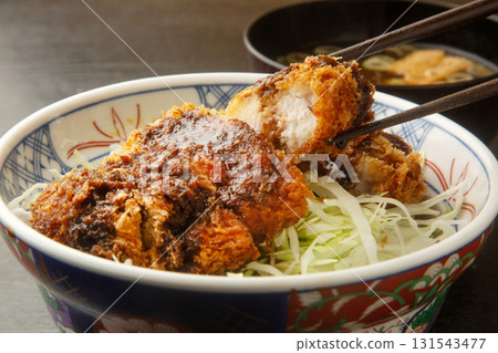 醬汁和碗 131543477